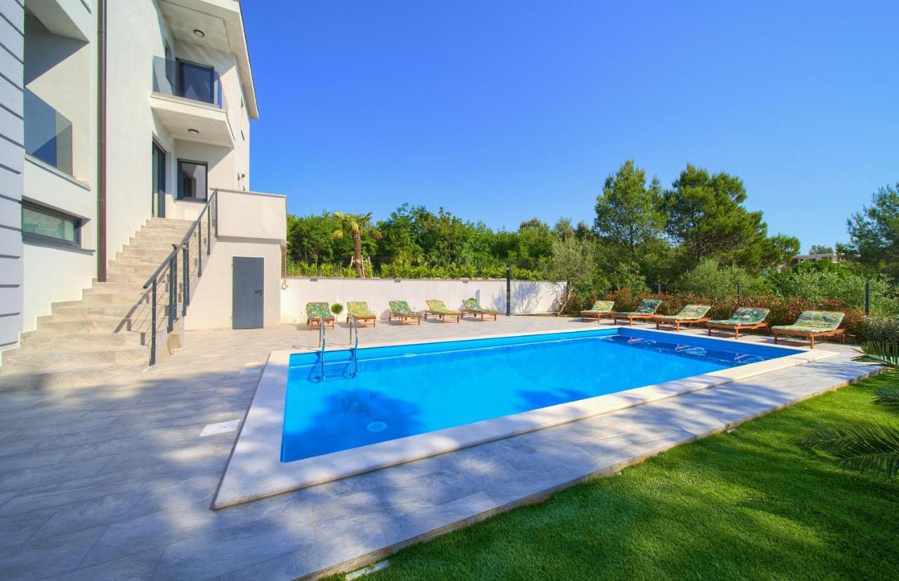 Apartments Paola & Karla With Pool Krk Town Esterno foto