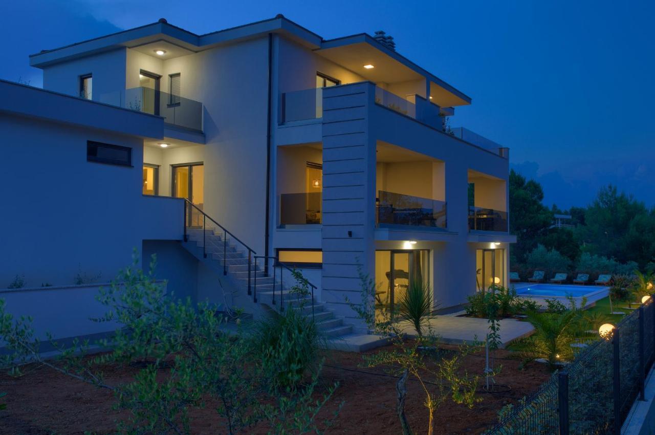 Apartments Paola & Karla With Pool Krk Town Esterno foto