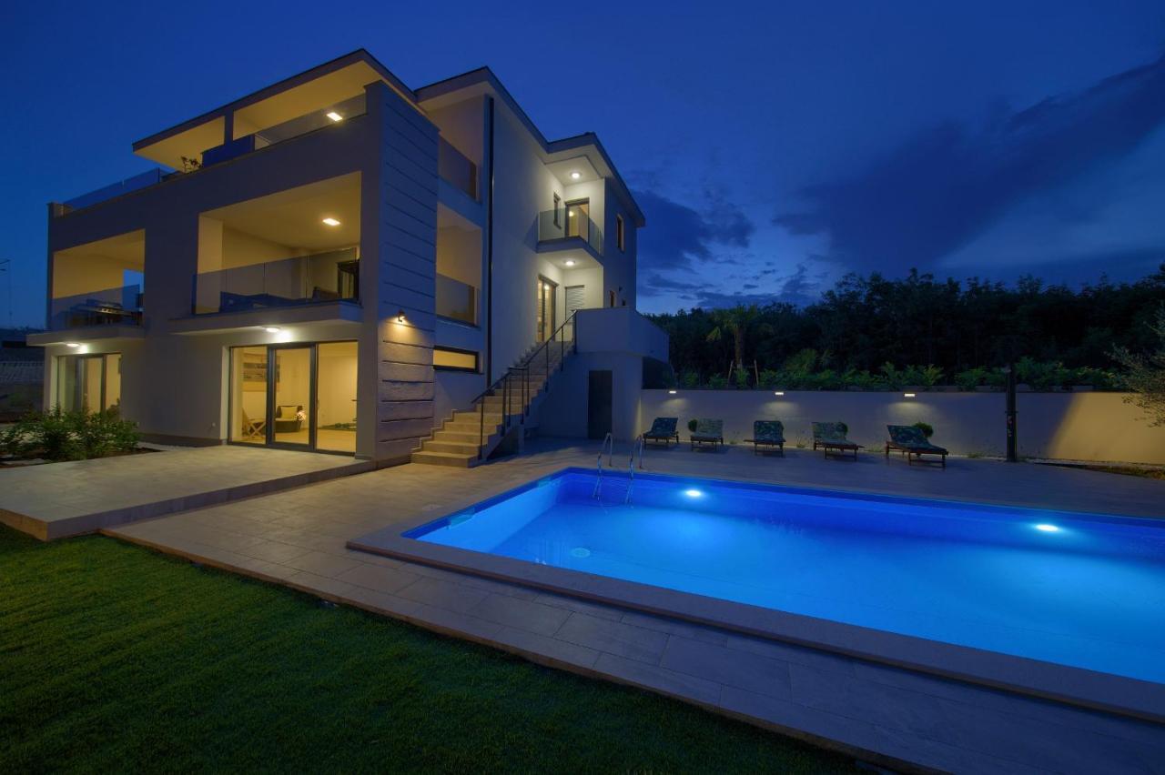 Apartments Paola & Karla With Pool Krk Town Esterno foto